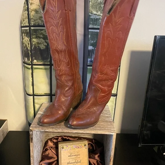 Source Unknown Brown Heeled Boots - Picture 4 of 4